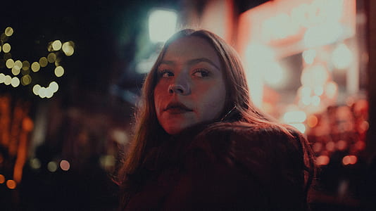 shallow focus photography of woman thumbnail