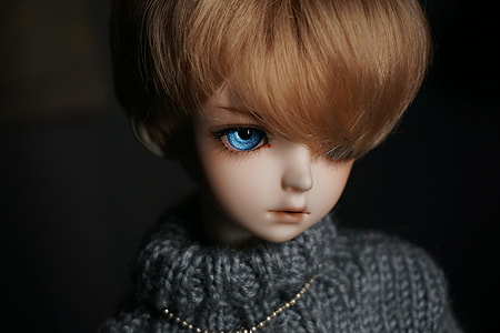 female doll with short brown hair thumbnail