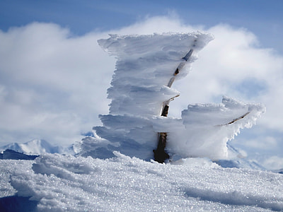 brown boat with snow thumbnail