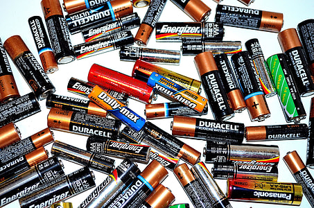 assorted Duracell and Daily Max battery cells thumbnail