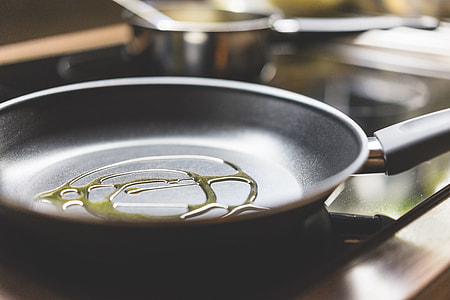 Pan with Olive Oil Ready to Cooking thumbnail