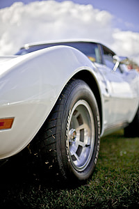 white coupe thumbnail