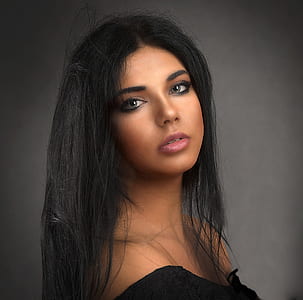 woman wearing black tube top thumbnail