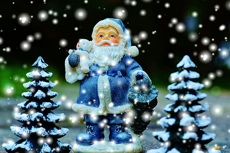 photo of Santa Claus figurine thumbnail