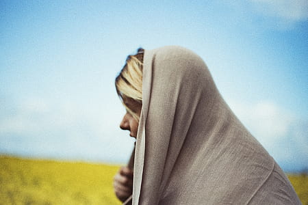 woman wearing gray hijab headscarf thumbnail