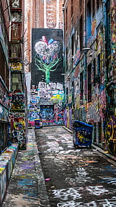 photo of wall graffiti thumbnail