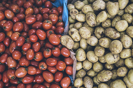 bunch of tomatoes and potatoes thumbnail