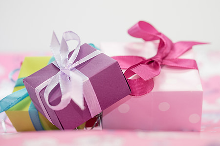 selective-focus assorted-color jewelry boxes thumbnail
