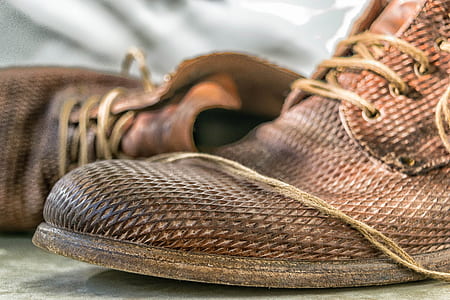 pair of brown leather boots thumbnail