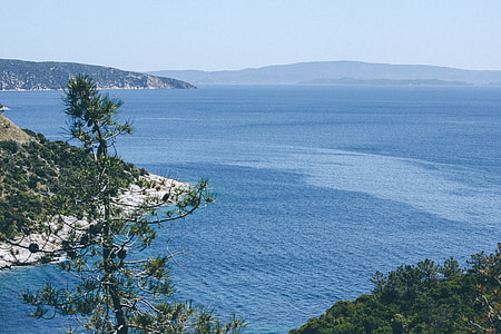 Beautiful coastline thumbnail