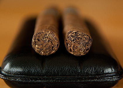 two brown tobaccos thumbnail