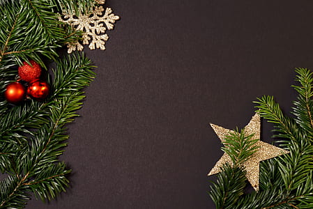 Christmas tree with star and red bauble decor thumbnail