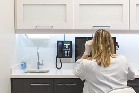Medical Staff At Computer Photo thumbnail