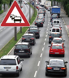 traffic build up on right side of the road thumbnail