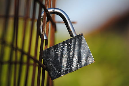 black padlock thumbnail