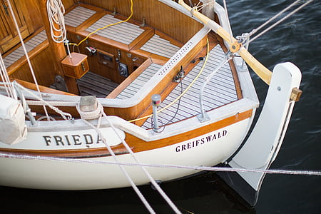 tied white sailboat thumbnail