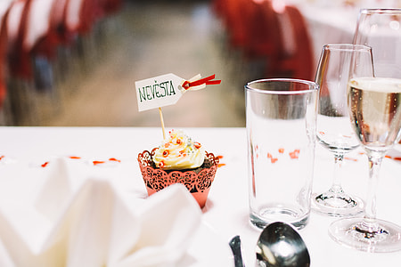 Bride’s wedding muffin thumbnail