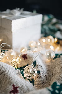 Modern Christmas Decor thumbnail