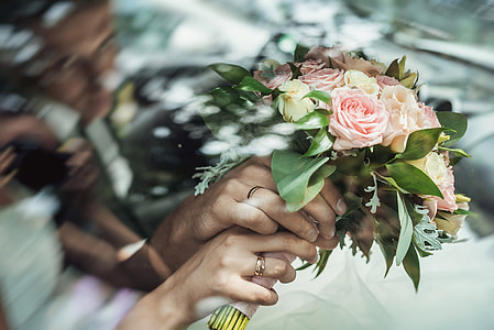 Bridal Bouquet, Roses thumbnail