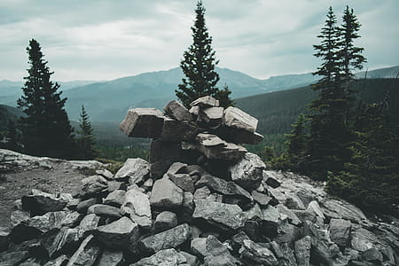 Shallow Focus Photography of Gray Rock Formation thumbnail