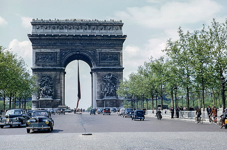 Arc de Triomphe, France during daytime thumbnail