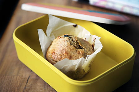 muffin on yellow container thumbnail
