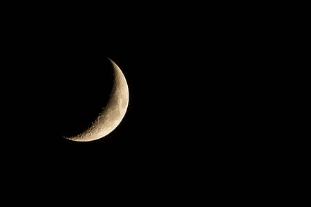 crescent moon on night thumbnail