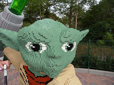 master yoda statue thumbnail