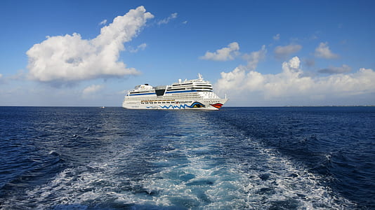 white cruise ship thumbnail