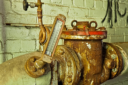 rusty metal pipe thumbnail