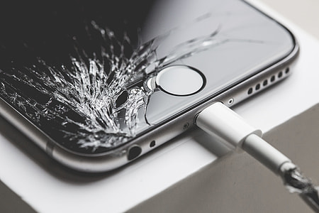 Crashed iPhone 6 with Cracked Screen Display thumbnail