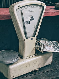 White Digital Weighing Scale thumbnail