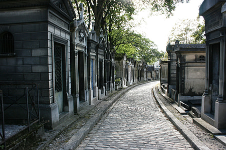 photo of cementery pathway thumbnail