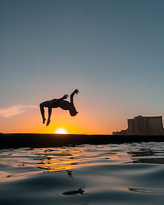 man back lift at body of water thumbnail