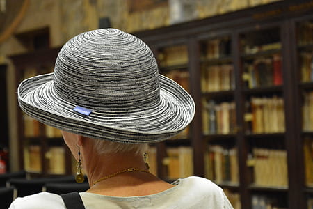 woman wearing gray hat thumbnail