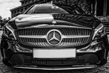 parked black Mercedes-Benz car thumbnail