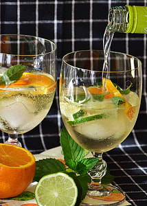 clear footed drinking glasses thumbnail