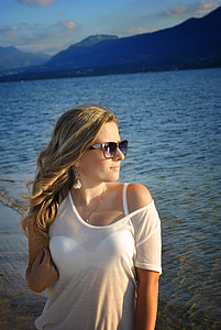 woman in white blouse thumbnail