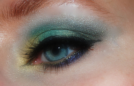person's left eye thumbnail