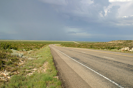Roadway and landscape in Western Texas thumbnail