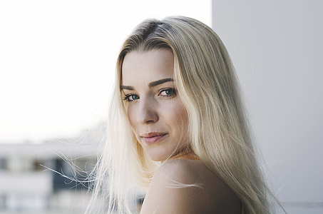 woman's face thumbnail