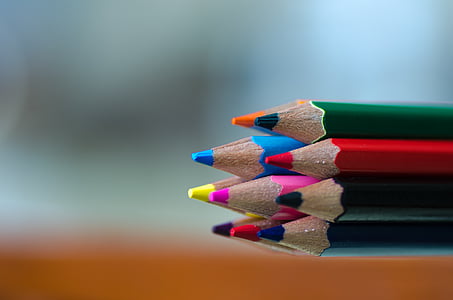 assorted-color color pencils closeup photo thumbnail