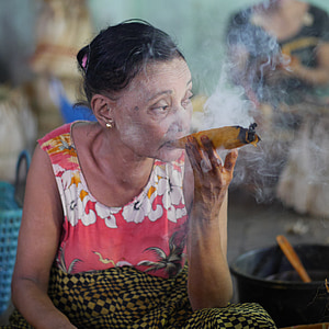 smoking woman thumbnail