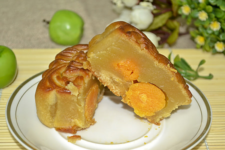 slice bread on saucer thumbnail