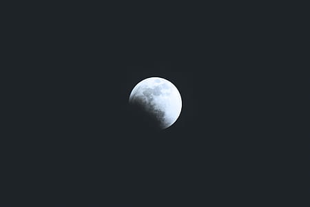 Moon in Sky thumbnail