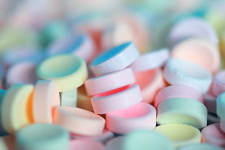 round assorted-color candy lot thumbnail