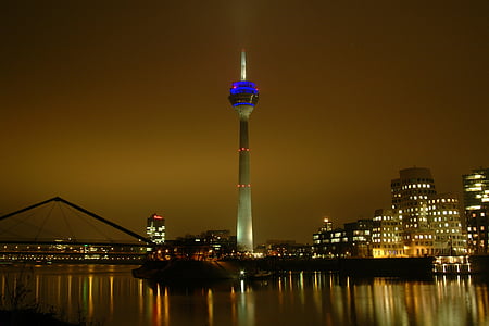 Oriental Pearl Tower thumbnail