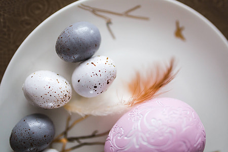 Easter table with cute pink decorations, flowers, catkins and eggs thumbnail