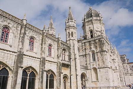 gray concrete church thumbnail