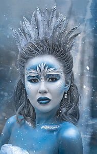 woman wearing gray tiara thumbnail